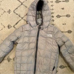 3t north face thermoball grey coat